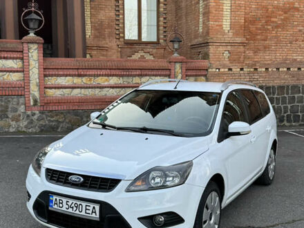 Форд Фокус 2010 в Виннице на Automoto.ua Белый Форд Фокус, объемом двигателя 1.6 л и пробегом 237 тыс. км за 5700 $, фото 1 на Automoto.ua
