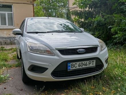 Белый Форд Фокус, объемом двигателя 1.6 л и пробегом 323 тыс. км за 5200 $, фото 1 на Automoto.ua