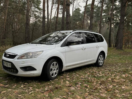 Белый Форд Фокус, объемом двигателя 1.6 л и пробегом 231 тыс. км за 4899 $, фото 1 на Automoto.ua