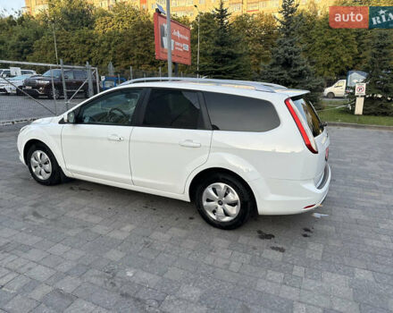Білий Форд Фокус, об'ємом двигуна 1.6 л та пробігом 206 тис. км за 5500 $, фото 1 на Automoto.ua
