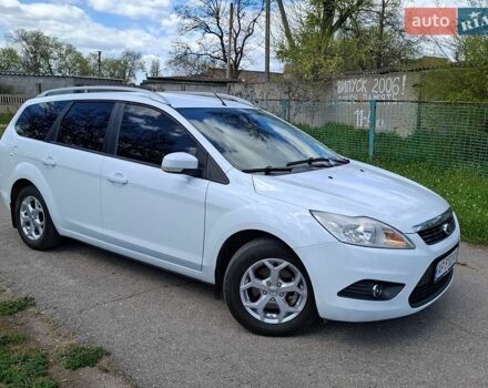 Белый Форд Фокус, объемом двигателя 1.6 л и пробегом 290 тыс. км за 6500 $, фото 1 на Automoto.ua