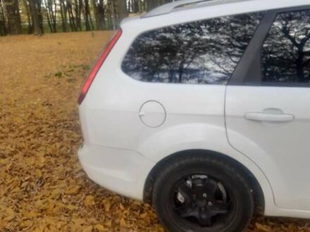 Белый Форд Фокус, объемом двигателя 1.6 л и пробегом 361 тыс. км за 4800 $, фото 1 на Automoto.ua