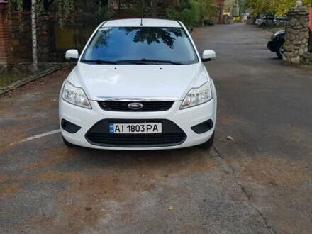 Белый Форд Фокус, объемом двигателя 1.4 л и пробегом 112 тыс. км за 5500 $, фото 1 на Automoto.ua