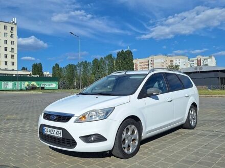 Белый Форд Фокус, объемом двигателя 1.6 л и пробегом 210 тыс. км за 5500 $, фото 1 на Automoto.ua