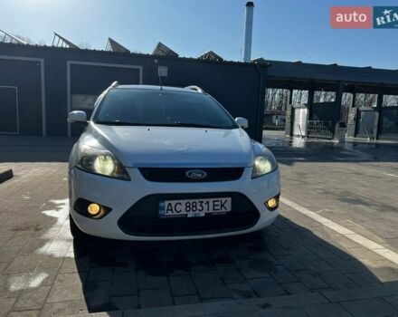 Белый Форд Фокус, объемом двигателя 1.6 л и пробегом 228 тыс. км за 5500 $, фото 1 на Automoto.ua