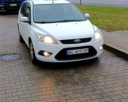 Белый Форд Фокус, объемом двигателя 1.6 л и пробегом 215 тыс. км за 5500 $, фото 1 на Automoto.ua