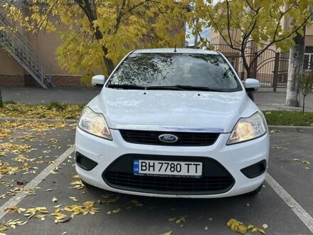 Белый Форд Фокус, объемом двигателя 1.39 л и пробегом 142 тыс. км за 5300 $, фото 1 на Automoto.ua