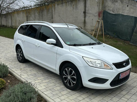 Белый Форд Фокус, объемом двигателя 1.6 л и пробегом 221 тыс. км за 6500 $, фото 1 на Automoto.ua