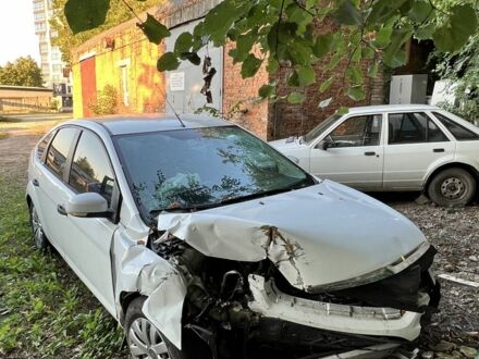 Білий Форд Фокус, об'ємом двигуна 1.4 л та пробігом 150 тис. км за 2001 $, фото 1 на Automoto.ua