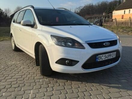 Белый Форд Фокус, объемом двигателя 1.6 л и пробегом 296 тыс. км за 5400 $, фото 1 на Automoto.ua