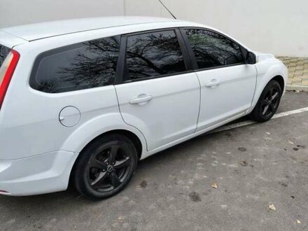 Белый Форд Фокус, объемом двигателя 1.6 л и пробегом 293 тыс. км за 6300 $, фото 1 на Automoto.ua