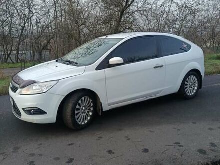 Білий Форд Фокус, об'ємом двигуна 1.4 л та пробігом 216 тис. км за 3800 $, фото 1 на Automoto.ua