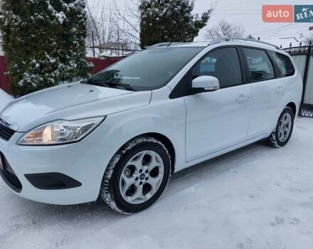Белый Форд Фокус, объемом двигателя 1.6 л и пробегом 180 тыс. км за 6300 $, фото 1 на Automoto.ua