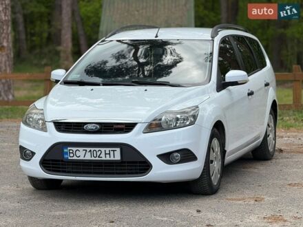 Белый Форд Фокус, объемом двигателя 1.6 л и пробегом 350 тыс. км за 5200 $, фото 1 на Automoto.ua