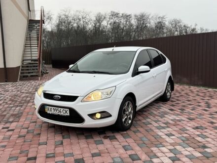 Белый Форд Фокус, объемом двигателя 1.6 л и пробегом 148 тыс. км за 5500 $, фото 1 на Automoto.ua
