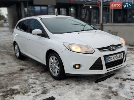Белый Форд Фокус, объемом двигателя 1.6 л и пробегом 215 тыс. км за 5450 $, фото 1 на Automoto.ua