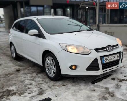 Белый Форд Фокус, объемом двигателя 1.6 л и пробегом 215 тыс. км за 5450 $, фото 1 на Automoto.ua