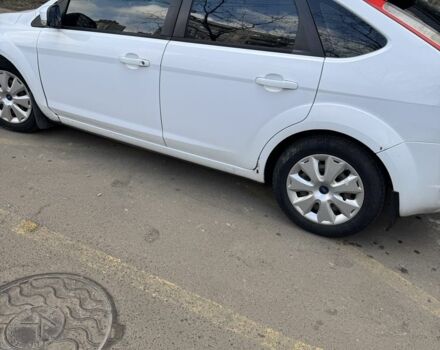 Белый Форд Фокус, объемом двигателя 1.8 л и пробегом 293 тыс. км за 6300 $, фото 1 на Automoto.ua