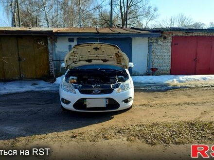 Белый Форд Фокус, объемом двигателя 1.4 л и пробегом 190 тыс. км за 5000 $, фото 1 на Automoto.ua