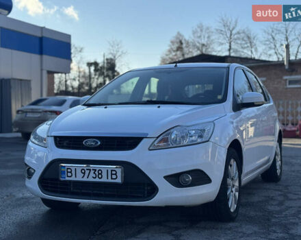 Белый Форд Фокус, объемом двигателя 1.6 л и пробегом 203 тыс. км за 5650 $, фото 1 на Automoto.ua