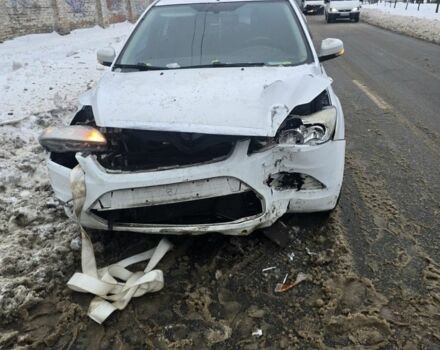 Белый Форд Фокус, объемом двигателя 1.6 л и пробегом 320 тыс. км за 2500 $, фото 1 на Automoto.ua