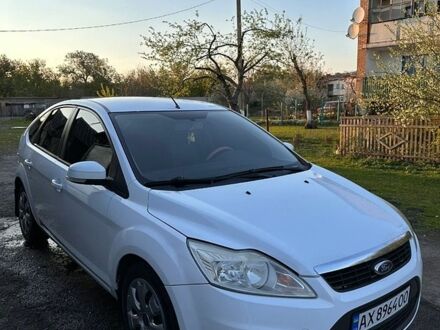Білий Форд Фокус, об'ємом двигуна 1.6 л та пробігом 218 тис. км за 5400 $, фото 1 на Automoto.ua