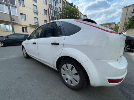 Белый Форд Фокус, объемом двигателя 1.4 л и пробегом 213 тыс. км за 5300 $, фото 1 на Automoto.ua