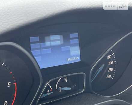 Білий Форд Фокус, об'ємом двигуна 2 л та пробігом 250 тис. км за 9800 $, фото 1 на Automoto.ua