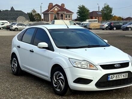 Белый Форд Фокус, объемом двигателя 1.4 л и пробегом 125 тыс. км за 6000 $, фото 1 на Automoto.ua