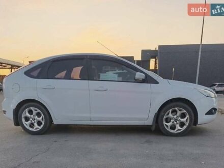 Белый Форд Фокус, объемом двигателя 1.6 л и пробегом 197 тыс. км за 6500 $, фото 1 на Automoto.ua