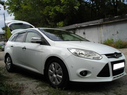 Білий Форд Фокус, об'ємом двигуна 2 л та пробігом 140 тис. км за 8502 $, фото 1 на Automoto.ua