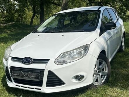 Форд Фокус 2012 в Житомире на Automoto.ua Белый Форд Фокус, объемом двигателя 0 л и пробегом 230 тыс. км за 6450 $, фото 1 на Automoto.ua