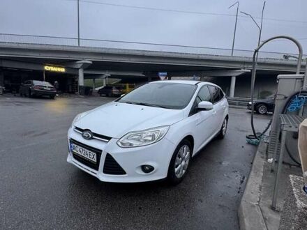 Белый Форд Фокус, объемом двигателя 1.56 л и пробегом 310 тыс. км за 7000 $, фото 1 на Automoto.ua