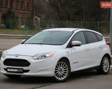 Білий Форд Фокус, об'ємом двигуна 0 л та пробігом 153 тис. км за 6600 $, фото 1 на Automoto.ua