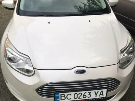 Білий Форд Фокус, об'ємом двигуна 0 л та пробігом 106 тис. км за 9000 $, фото 1 на Automoto.ua