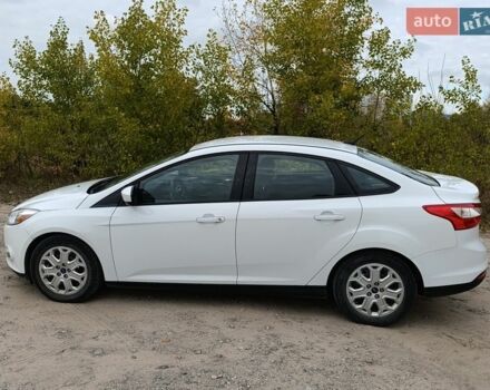 Белый Форд Фокус, объемом двигателя 2 л и пробегом 217 тыс. км за 6400 $, фото 1 на Automoto.ua
