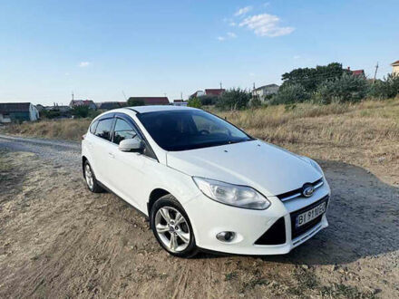 Форд Фокус 2012 в Одессе на Automoto.ua Белый Форд Фокус, объемом двигателя 1.6 л и пробегом 198 тыс. км за 6799 $, фото 1 на Automoto.ua