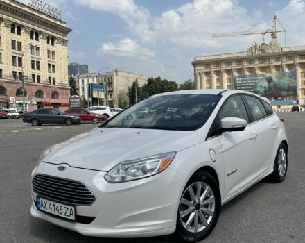 Белый Форд Фокус, объемом двигателя 0 л и пробегом 135 тыс. км за 7600 $, фото 1 на Automoto.ua