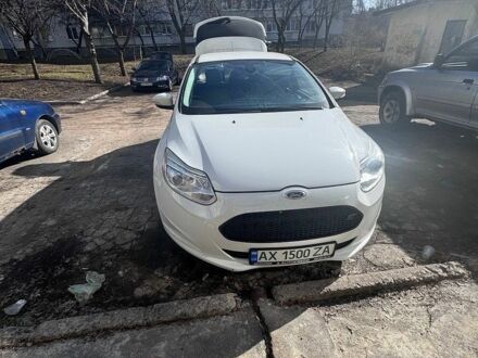 Белый Форд Фокус, объемом двигателя 0 л и пробегом 160 тыс. км за 6000 $, фото 1 на Automoto.ua