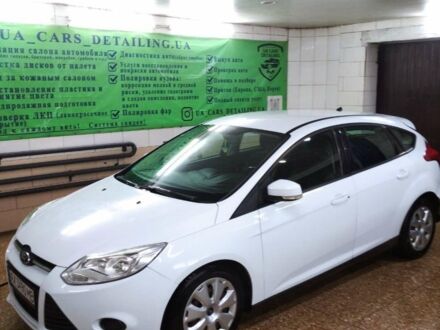 Білий Форд Фокус, об'ємом двигуна 2 л та пробігом 130 тис. км за 8100 $, фото 1 на Automoto.ua