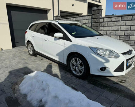 Белый Форд Фокус, объемом двигателя 2 л и пробегом 280 тыс. км за 7800 $, фото 1 на Automoto.ua