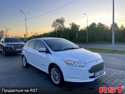 Білий Форд Фокус, об'ємом двигуна 0 л та пробігом 136 тис. км за 4200 $, фото 1 на Automoto.ua