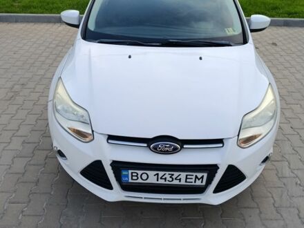 Форд Фокус 2013 в Лановцах на Automoto.ua Белый Форд Фокус, объемом двигателя 2 л и пробегом 144 тыс. км за 6600 $, фото 1 на Automoto.ua