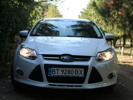 Білий Форд Фокус, об'ємом двигуна 2 л та пробігом 159 тис. км за 9600 $, фото 1 на Automoto.ua