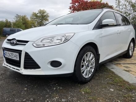 Белый Форд Фокус, объемом двигателя 1 л и пробегом 250 тыс. км за 5200 $, фото 1 на Automoto.ua