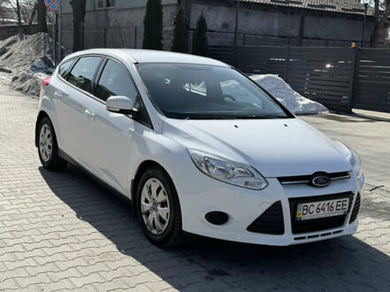 Белый Форд Фокус, объемом двигателя 1 л и пробегом 65 тыс. км за 8000 $, фото 1 на Automoto.ua