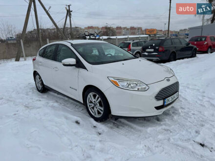 Белый Форд Фокус, объемом двигателя 0 л и пробегом 125 тыс. км за 5659 $, фото 1 на Automoto.ua