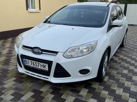 Форд Фокус 2013 в Котельве на Automoto.ua Белый Форд Фокус, объемом двигателя 1 л и пробегом 214 тыс. км за 6000 $, фото 1 на Automoto.ua