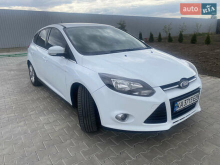 Форд Фокус 2013 в Киеве на Automoto.ua Белый Форд Фокус, объемом двигателя 1 л и пробегом 200 тыс. км за 4990 $, фото 1 на Automoto.ua