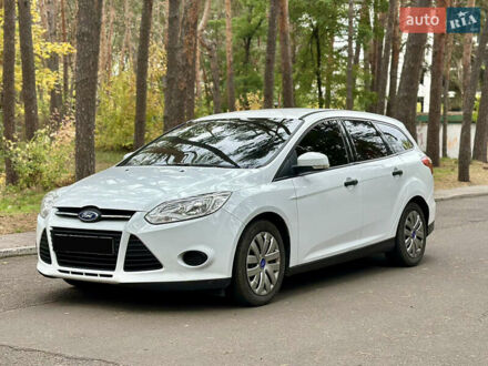 Форд Фокус 2013 у Черкасах на Automoto.ua Білий Форд Фокус, об'ємом двигуна 1.6 л та пробігом 243 тис. км за 7400 $, фото 1 на Automoto.ua